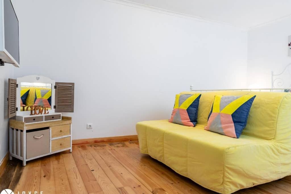 Lovelisbonapartments Cosy Apartment In Alfama ภายนอก รูปภาพ